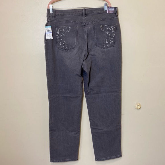 Gloria Vanderbilt Slimming Amanda Jeans. Size 18. NWT. - Picture 5 of 8